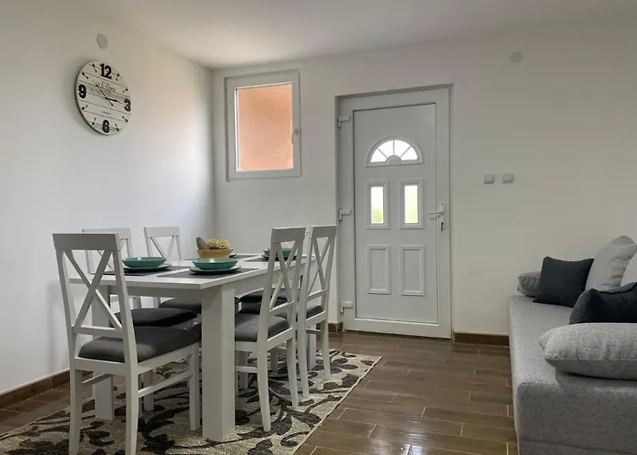 Apartmani Bambi 2